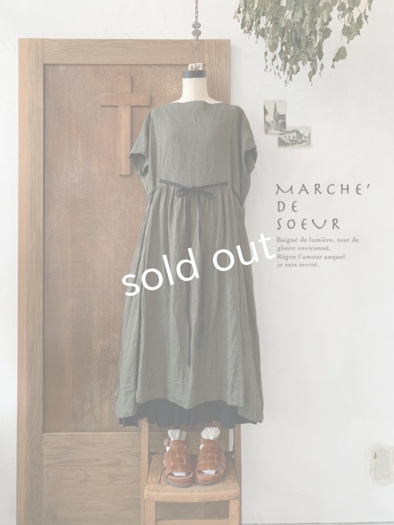 画像1: MARCHE' DE SOEUR／ボートネックギャザーワンピース・カーキ (1)