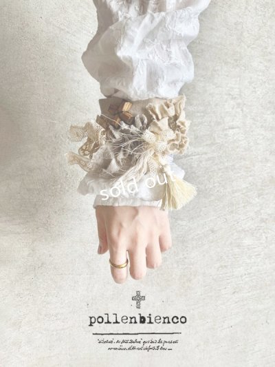 画像1: pollenbienco／アンティークレースと本革のクッションブレスレット・A