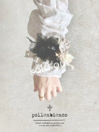 pollenbienco／アンティークレースと本革のクッションブレスレット・B