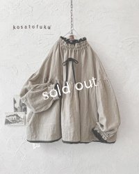 kosatofuku／リネンのスモックギャザーブラウス・ベージュ