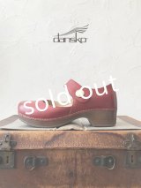 dansko／ベアトリス ワクシーバーニッシュド・Red