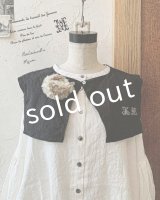 mifumi／当店限定 クロスステッチ刺繍の付け襟（スケキヨブローチ付）・黒