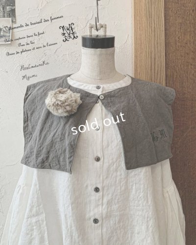 画像1: mifumi／当店限定 クロスステッチ刺繍の付け襟（スケキヨブローチ付）・グレー