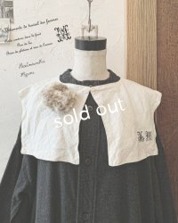 mifumi／当店限定 クロスステッチ刺繍の付け襟（スケキヨブローチ付）・オフ