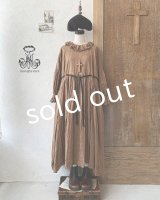 MARCHE' DE SOEUR／ラッフルウエストリボンワンピース・アンティークブラウン