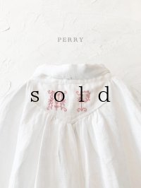 PERRY/ Lace coller button op ・white