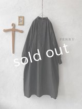 PERRY/ Walnut button op・black