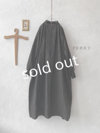 PERRY/ Walnut button op・black