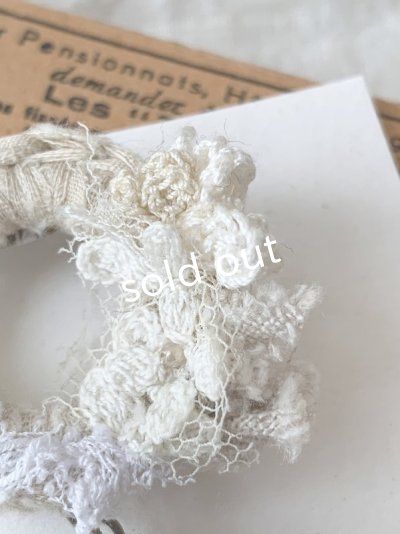 画像4: toromeco／草木染め tiny wreath & tassel brooch・ecru