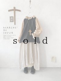 MARCHE' DE SOEUR／ラッフルバルーンプルオーバー・ソフトベージュ×黒