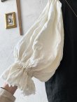 画像5: MARCHE' DE SOEUR／ラッフルバルーンプルオーバー・オフ×黒 (5)
