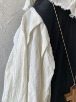 画像4: MARCHE' DE SOEUR／ラッフルバルーンプルオーバー・オフ×黒 (4)