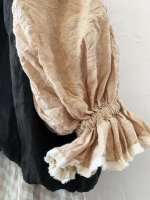 画像3: MARCHE' DE SOEUR／ラッフルバルーンプルオーバー・ソフトベージュ×黒 (3)