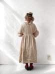 画像12: MARCHE' DE SOEUR／ラッフルウエストリボンワンピース・ソフトベージュ (12)