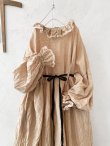 画像2: MARCHE' DE SOEUR／ラッフルウエストリボンワンピース・ソフトベージュ (2)