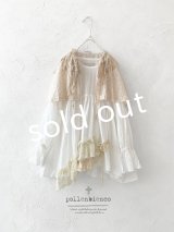 pollenbienco／ケープ付きアンティークレースプルオーバー