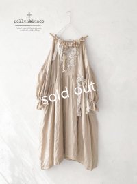 pollenbienco／アンティークレースのラッフルワンピース