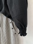 画像4: nous rendent heureux／シャーリングブラウス・黒