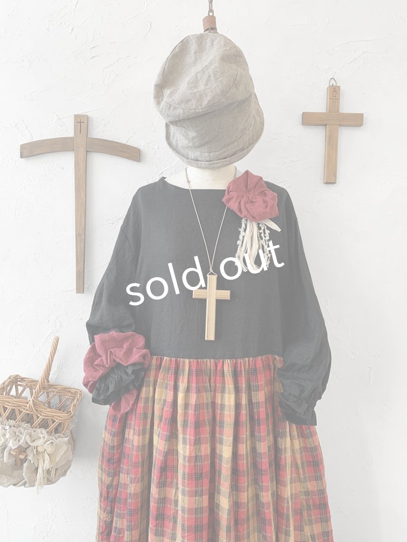 画像2: MARCHE' DE SOEUR／３点setギャザーワンピース・黒×赤チェック (2)