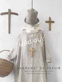 MARCHE' DE SOEUR／フードワンピース・生成り×オフ