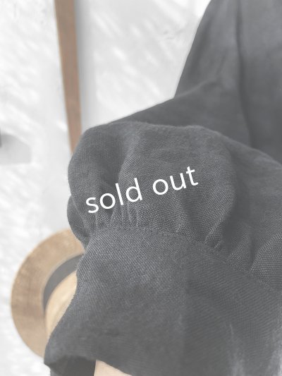 画像6: kosatofuku/肩ボタンのギャザーブラウス・黒