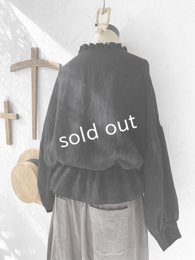 画像10: kosatofuku/肩ボタンのギャザーブラウス・黒