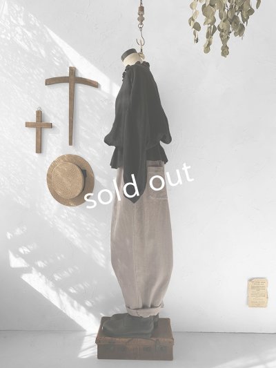 画像7: kosatofuku/肩ボタンのギャザーブラウス・黒