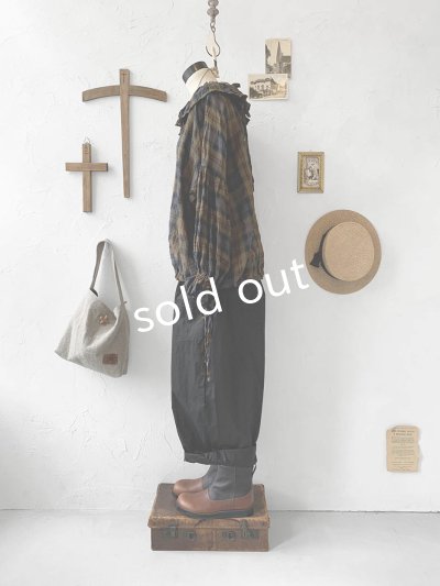 画像4: MARCHE' DE SOEUR／ラッフル襟の裾絞りプルオーバー・カーキチェック