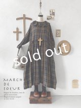 MARCHE' DE SOEUR／ラッフル襟のワンピース・カーキチェック