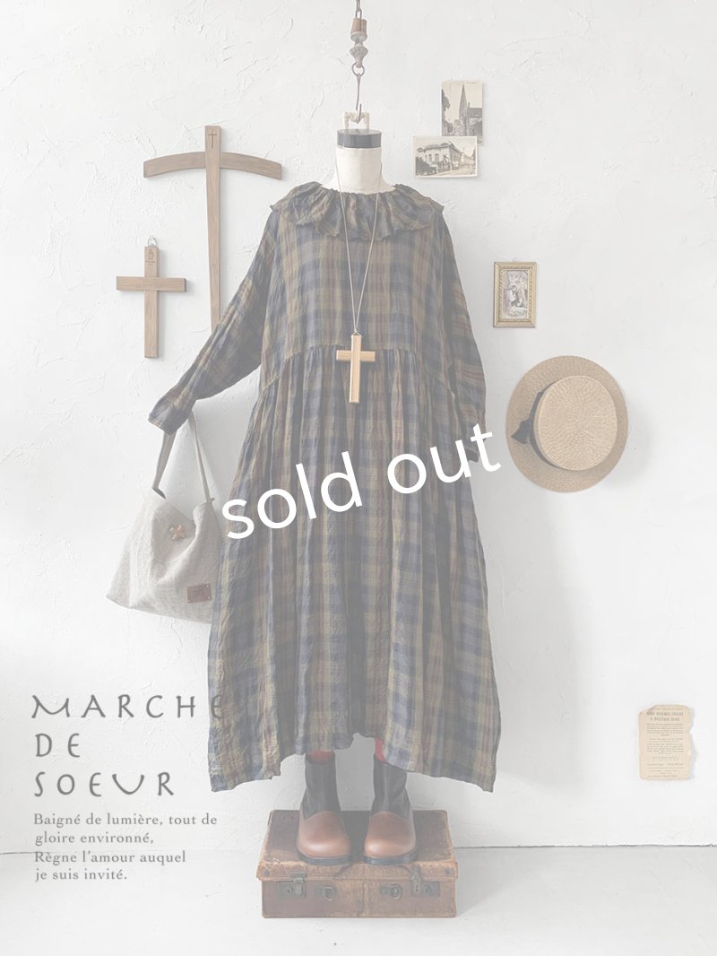 画像1: MARCHE' DE SOEUR／ラッフル襟のワンピース・カーキチェック (1)