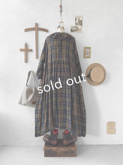 画像9: MARCHE' DE SOEUR/ラッフル襟のワンピース・カーキチェック