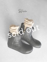 Diu／オブリークブーツ・ブラック