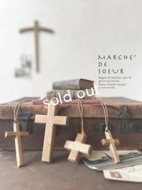 MARCHE' DE SOEUR／木の十字架ネックレス