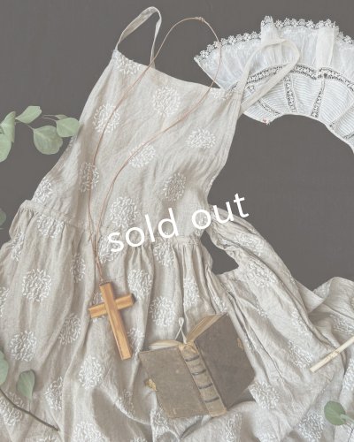 画像5: mifumi/森のぼおる*クロスギャザーのエプロンワンピース・生成り