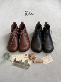 Diu／オブリークショートブーツ