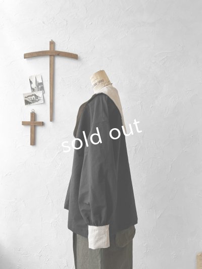 画像7: je suis comme je suis/ビブカラーブラウス・黒×生成り襟