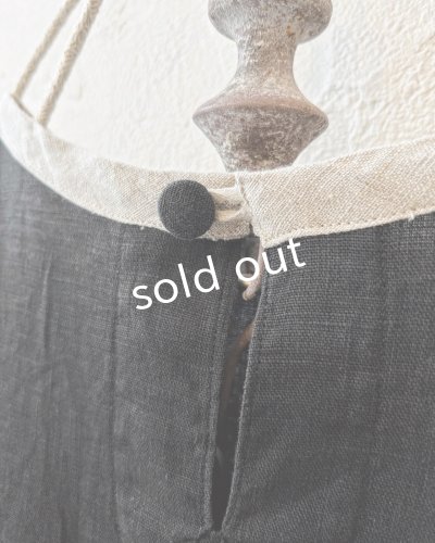 画像6: Avenue/後ろくるみボタンのワンピース・黒×生成り