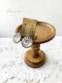 caco grass works／ヴィンテージガラスボタンのピアス
