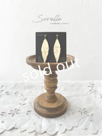 sorelle／真鍮のピアス・リーフ