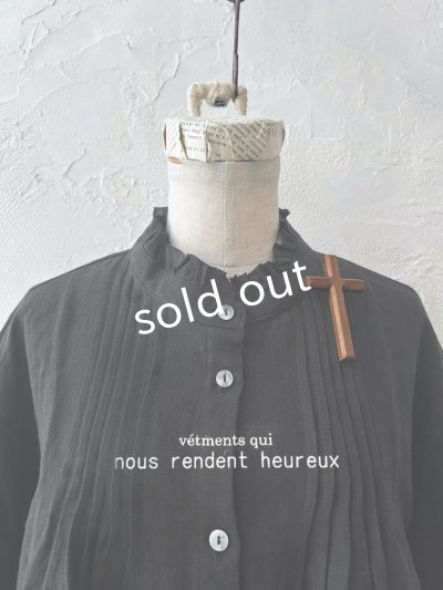 画像1: nous rendent heureux／フリル襟ピンタックブラウス・黒