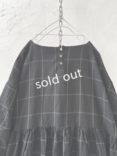 画像6: 08mab/ギャザーワンピース・黒ウインドウペン