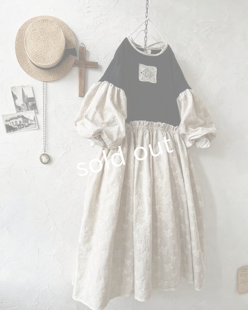 画像4: MARCHE' DE SOEUR／ブルターニュのワンピース・黒×生成り刺繍 (4)