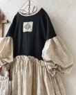 画像3: MARCHE' DE SOEUR／ブルターニュのワンピース・黒×生成り刺繍 (3)
