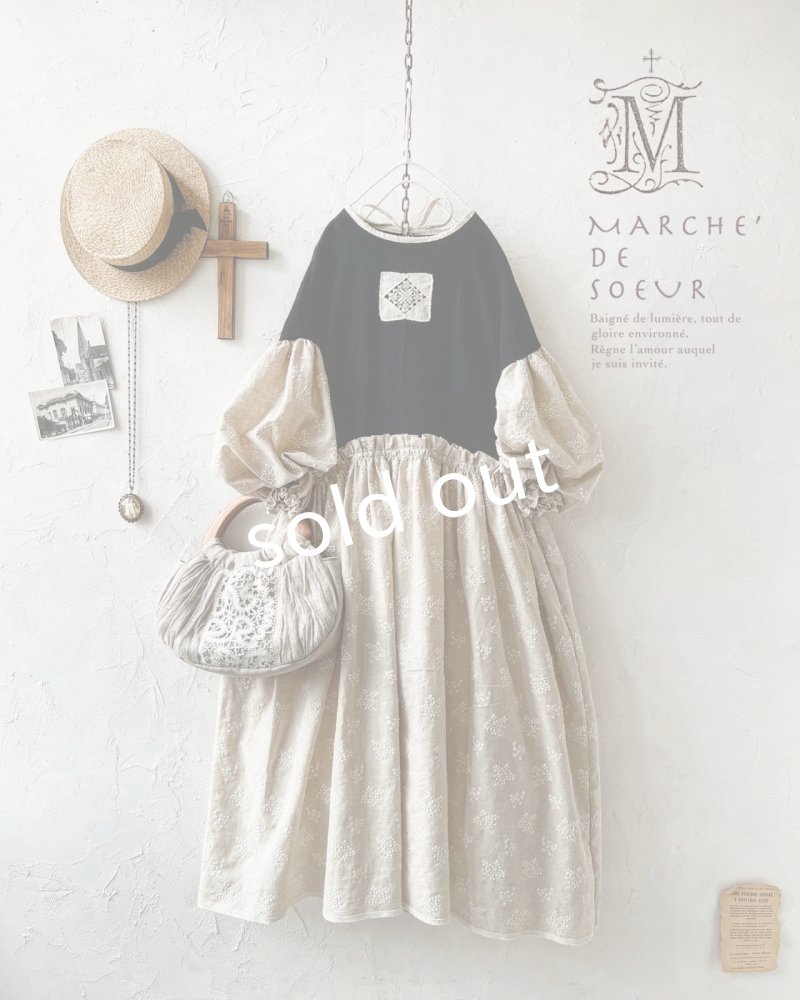 画像1: MARCHE' DE SOEUR／ブルターニュのワンピース・黒×生成り刺繍 (1)
