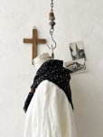 画像4: MARCHE' DE SOEUR／革タグ付きストール・黒小花 (4)