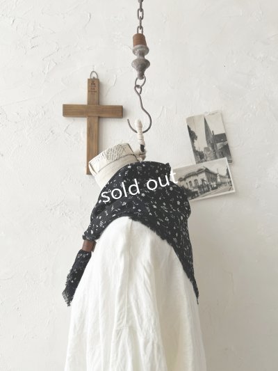 画像4: MARCHE' DE SOEUR／革タグ付きストール・黒小花