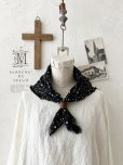 画像1: MARCHE' DE SOEUR／革タグ付きストール・黒小花 (1)