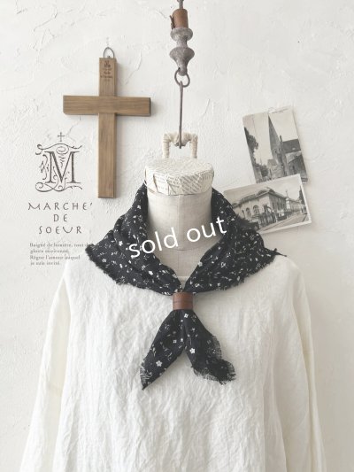 画像1: MARCHE' DE SOEUR／革タグ付きストール・黒小花