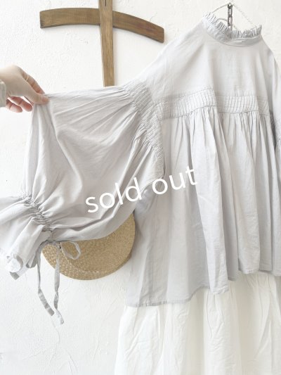 画像6: tegami/ピンタックリボンパフ袖のブラウス・ライトグレー