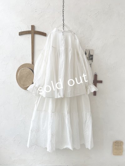 画像9: tegami/ピンタックリボンパフ袖のブラウス・オフ